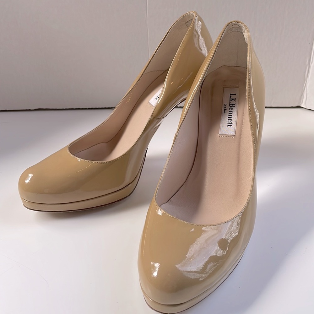L. K. Bennett London nude 4” pumps size 38.5